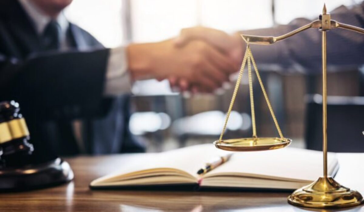 Vláda cez prorastové opatrenia oslabuje register partnerov verejného sektora, upozorňujú advokáti