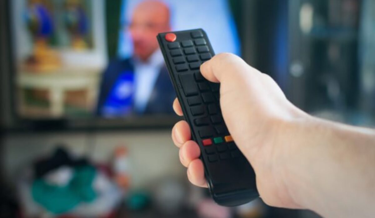 Takmer polovica Slovákov má nízku mediálnu gramotnosť, viac než štvrtina si správy nikdy neoveruje