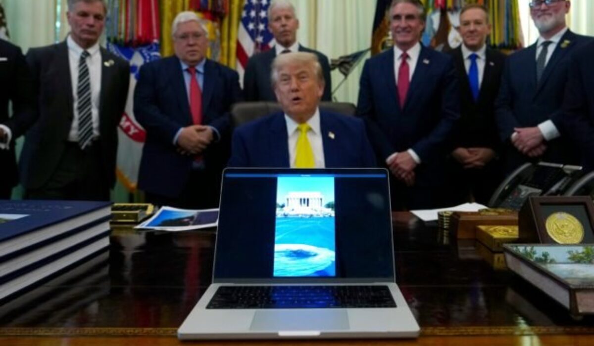 Trump chce pri Lincolnovom pamätníku vo Washingtone vybudovať vlastnú promenádu