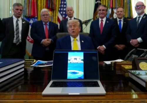 Trump chce pri Lincolnovom pamätníku vo Washingtone vybudovať vlastnú promenádu