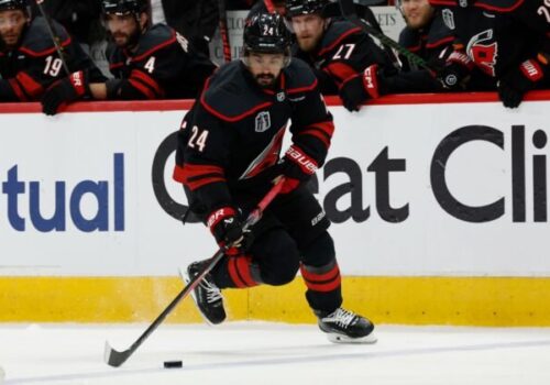 Carolina v NHL vyrovnala stav finálovej série o Stanleyho pohár, hrdinom predĺženia sa stal Jarvis – VIDEO