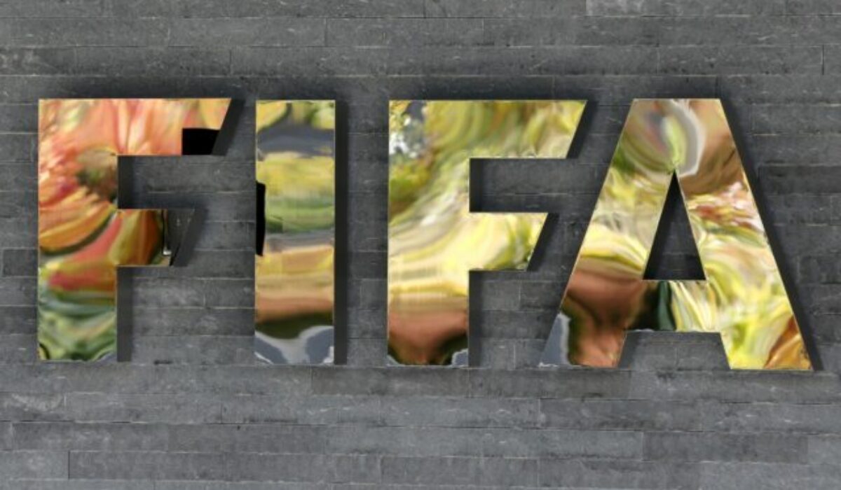 FIFA napokon umožní divákom priniesť si na zápasy MS 2026 fľašu s vodou. Platiť však budú výrazné obmedzenia