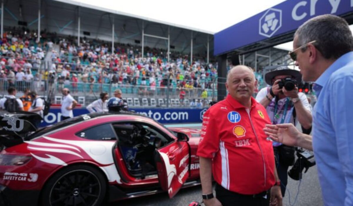 Vasseura z Ferrari v sobotu hospitalizovali, v nedeľu však nechýbal v boxoch počas Veľkej ceny Monaka
