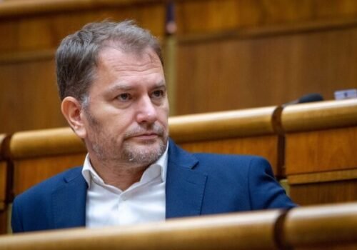 Progresívci sú stále na prvej priečke, Smer s Hlasom si však výrazne polepšili a Matovič ostáva kľúčovým hráčom