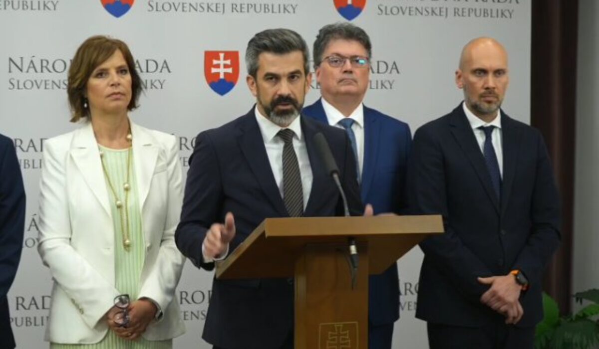 41905_hargas-640x420.png Opozícia podáva návrh na odvolanie Migaľa, hovorí o najpredraženejšom obchode v histórii slovenského IT – VIDEO