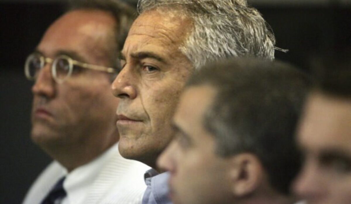 41934_sexual_misconduct_epstein_25070-14f4b28b70324876b5bfd260f553b59f-scaled-640x420.jpg Meno nezvestnej modelky sa objavilo v dokumentoch Jeffreyho Epsteina, rodina sa obáva najhoršieho