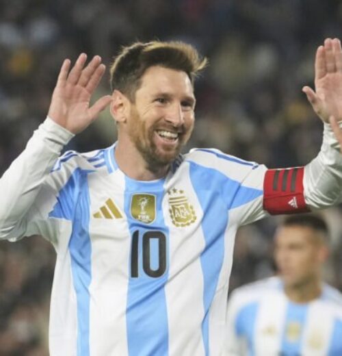 Indonézsky superfanúšik Messiho víta začiatok majstrovstiev sveta v Severnej Amerike