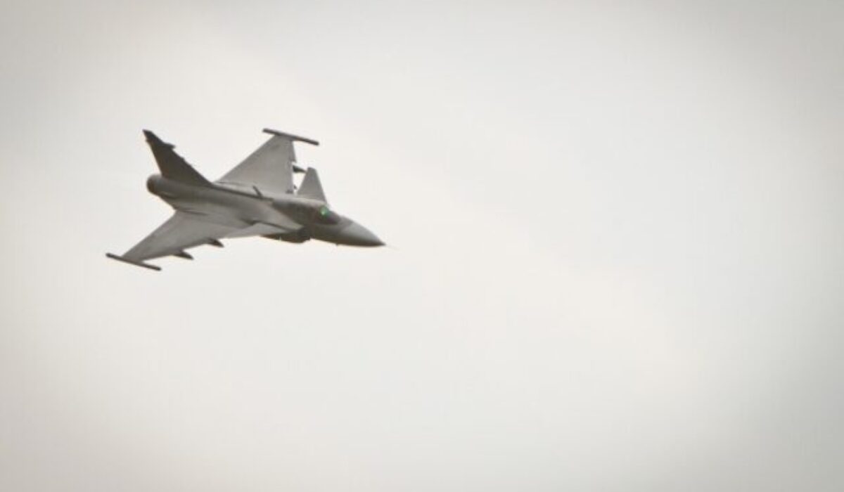 Švédsko vyslalo stíhačky Gripen, pri Baltskom mori zachytávali ruské bojové lietadlá
