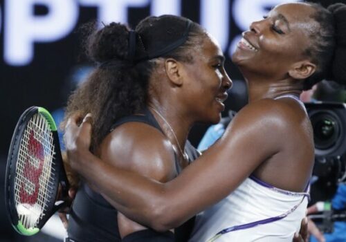 Wimbledon opäť privíta sestry Williamsové. Serena a Venus si spolu zahrajú štvorhru