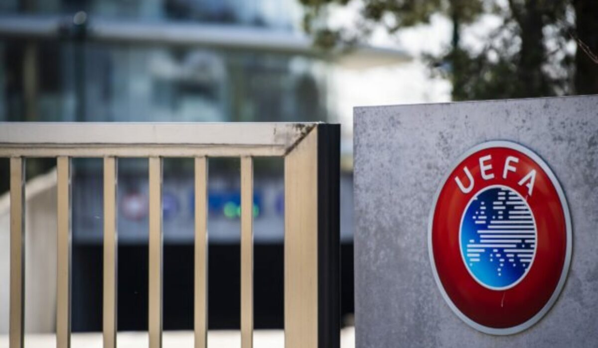 Olympique Marseille sa vyhol vylúčeniu z pohárovej Európy, od UEFA však dostal mastnú pokutu