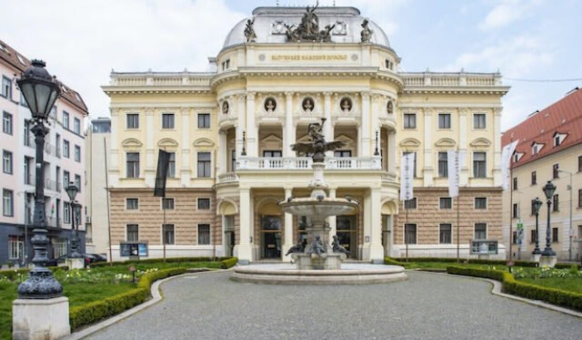 42883_snd-a-gadymedova-fontana_zdroj-bsk-640x420.jpg Staré Mesto odštartuje Kultúrne leto veľkým podujatím pred SND, návštevníkov čakajú mesiace plné zážitkov