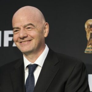 Prezident FIFA je všade. Nenásytný Infantino denne vytvára uhlíkovú stopu ako 55 Francúzov za celý rok