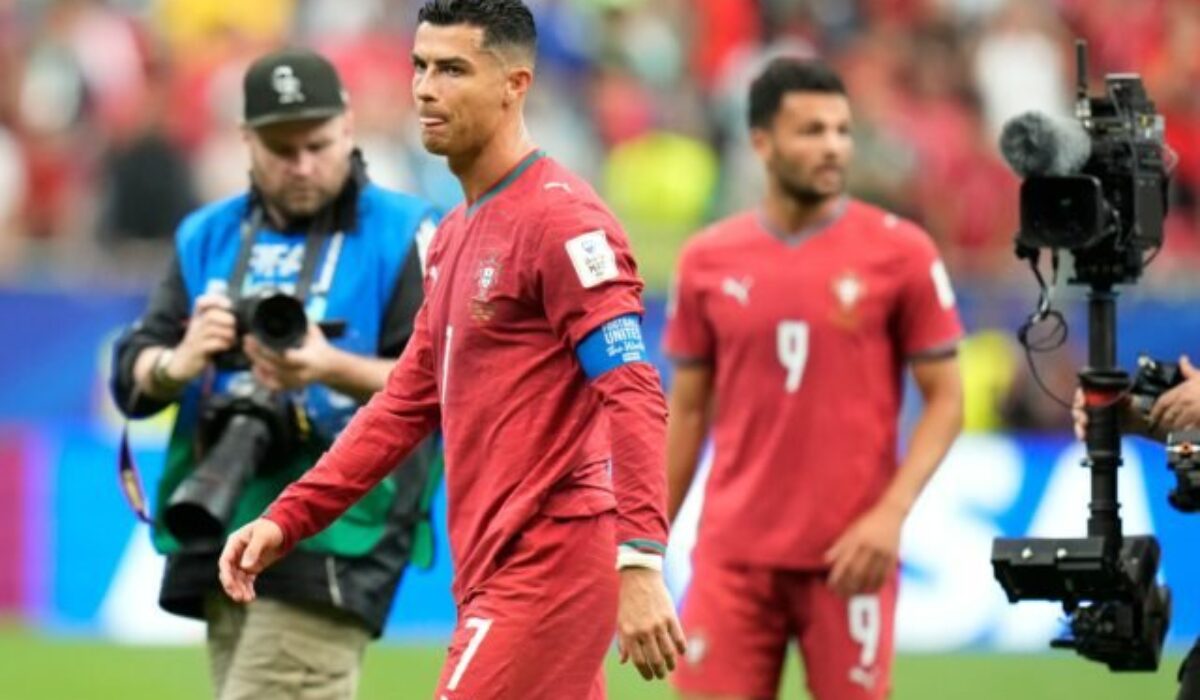 Portugalskí hráči nemajú povinnosť prihrávať iba Cristianovi Ronaldovi, vysvetľuje Conceicao
