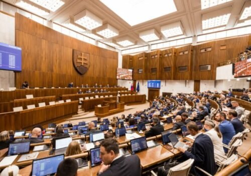 Dubóczi: Návrh na umožnenie skrátenia volebného obdobia parlamentu referendom je v tejto chvíli skôr politickým gestom pre voličov