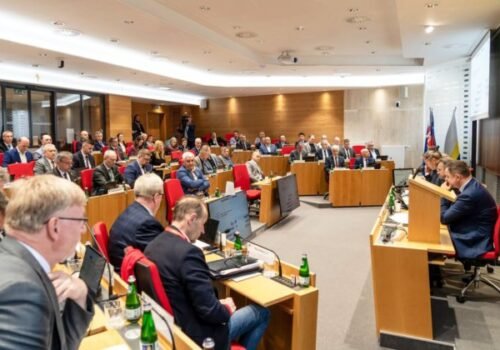 Poslanci Prešovského kraja rozhodovali o počte mandátov, namiesto zníženia schválili zvýšenie o dva