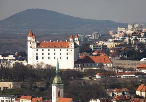 Kandidatúru na pozíciu primátora Bratislavy zatiaľ ohlásilo sedem záujemcov