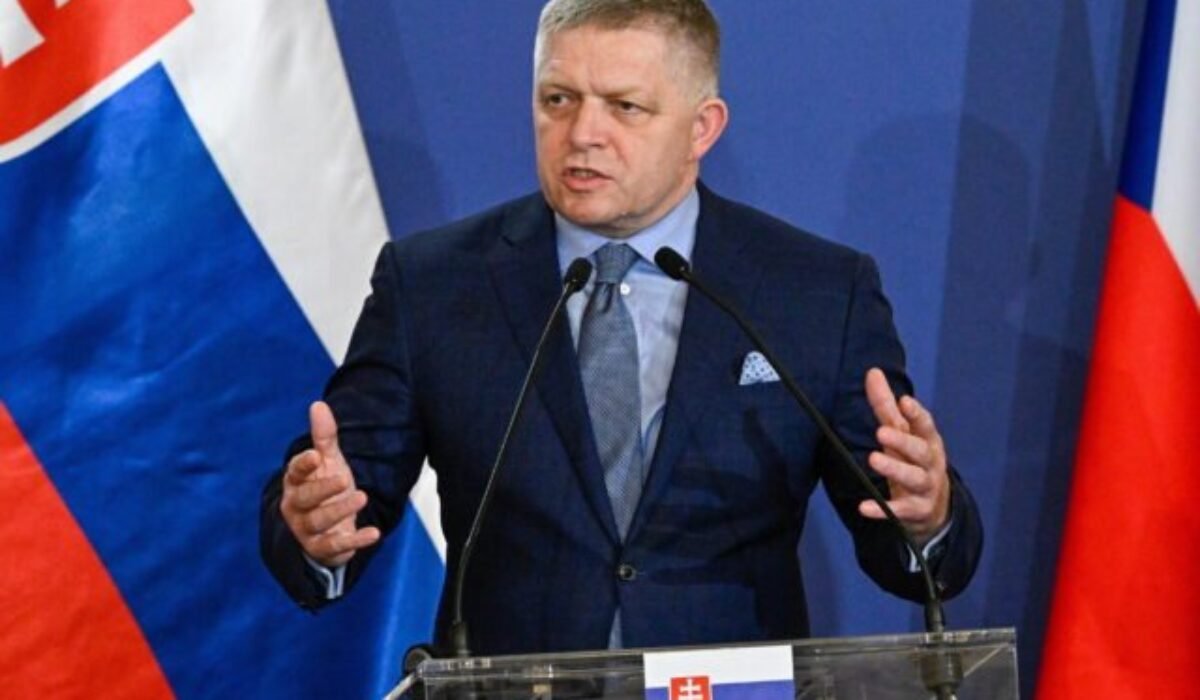 Fico obvinil predsedu NKÚ z politického aktivizmu. Tvrdí, že plní dlh voči Matovičovi