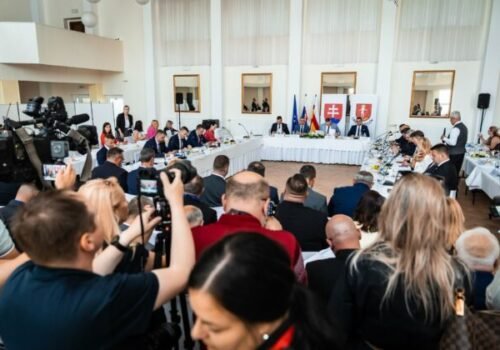 Vláda schválila miliónové dotácie pre severovýchod Slovenska, najviac peňazí smeruje do samospráv a zdravotníctva – VIDEO, FOTO