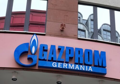 Nemecká polícia má podozrenie, že Rusko chcelo predajom Gazpromu Germania narušiť dodávky plynu