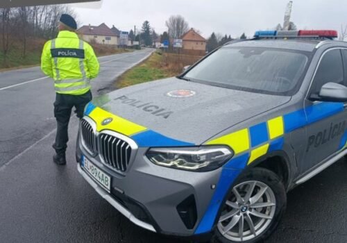 Slovenská a maďarská polícia chytila hľadaného násilníka. Muž pripravoval útoky na minimálne dve ženy