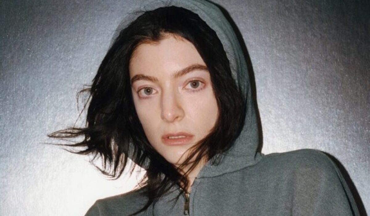 43425_lorde-press-shot-1-thistle-brown222-640x420.jpeg Časy takmer 330 programových bodov Colours of Ostrava a predĺžené vystúpenie Lorde – FOTO