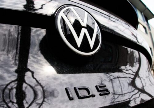 Volkswagen údajne zvažuje zrušenie až 100-tisíc pracovných miest, zatiaľ len v Nemecku