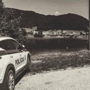 Ďalšia tragédia pri vode na Slovensku. Muž po požití alkoholu skočil do vody na Dedinách, spod hladiny už nevyplával – FOTO