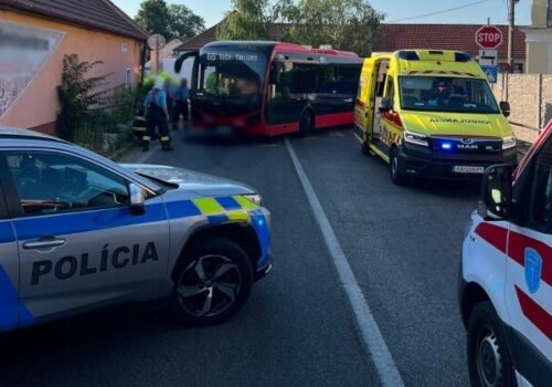 Tragické ráno v Bratislave, po zrážke s autobusom vo Vajnoroch zomrela chodkyňa – FOTO