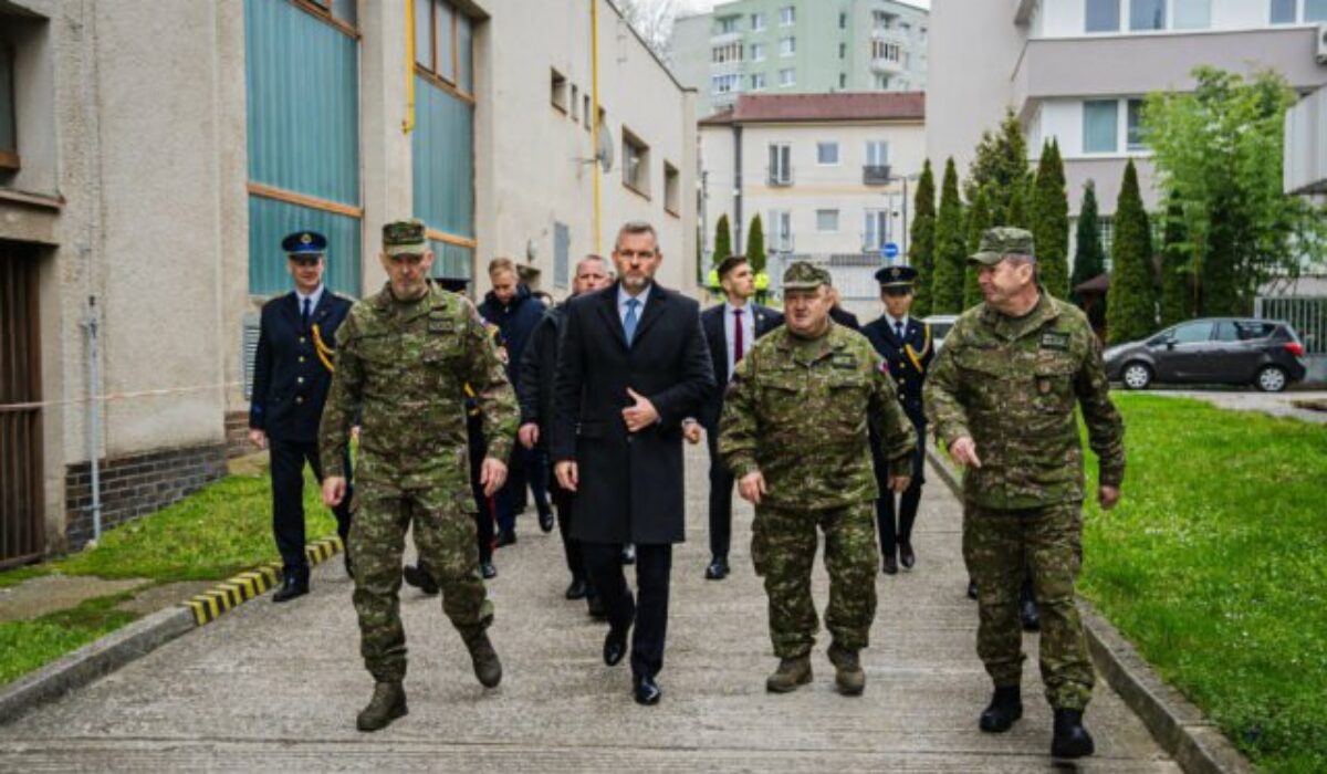 Do hodnosti poručík vymenovali 103 absolventov, Pellegrini apeluje na pripravenosť na nové bezpečnostné hrozby – VIDEO