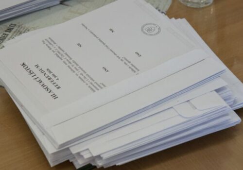 Referendum 2026: Aké sú výsledky, účasť a prečo je neplatné? Na prvú otázku odpovedalo „áno“ viac ako 93 percent zúčastnených – VIDEO, FOTO