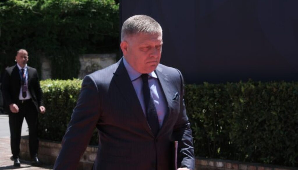 Premiér fico sa referenda nezúčastnil, pretože jedna otázka bola namierená priamo proti nemu