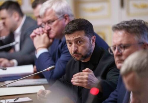 Zelenskyj žiada od NATO rozhodné kroky po ďalšom smrtiacom útoku na Kyjev