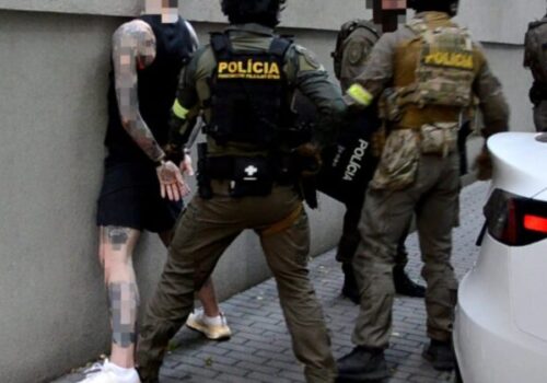 Policajti odhalili investičné podvody s kryptomenami, pri medzinárodnej akcii zadržali 11 osôb – FOTO
