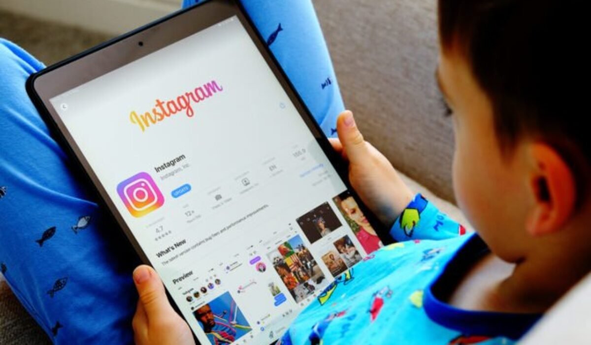 Už aj Mete hrozí mastná pokuta. Komisia žiada, aby zmenila návykový dizajn Facebooku a Instragramu