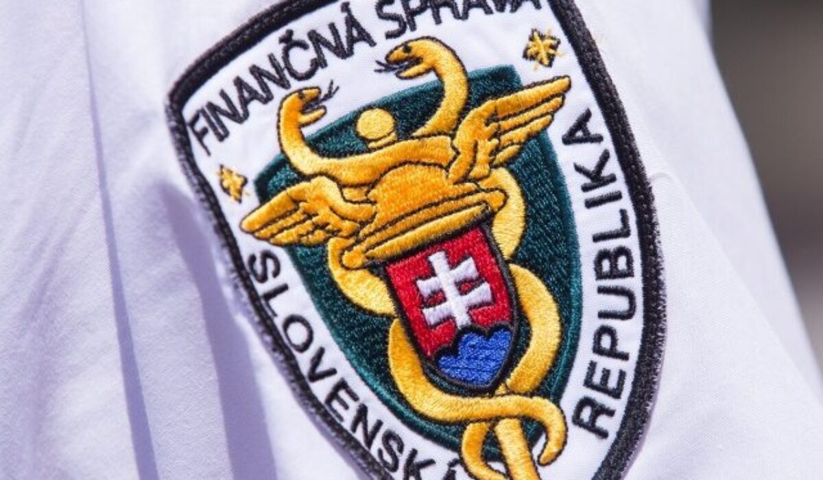 44573_fs2-640x420.jpg Finančná správa zaistila pri medzinárodnej akcii viac ako 11-tisíc litrov nelegálneho alkoholu