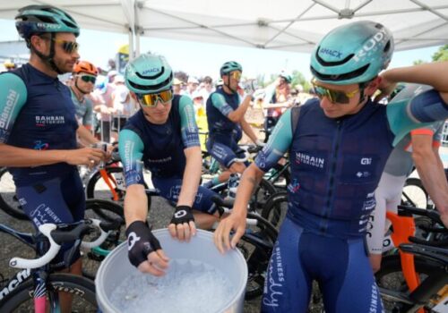 Časy solených rýb či kapustných listov sú preč. Klimatická kríza núti Tour de France meniť prístup k horúčavám