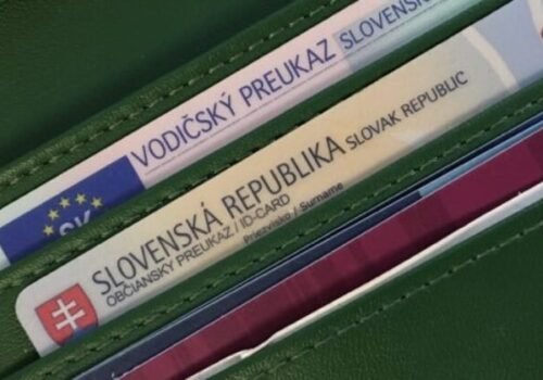 Žiadostí o nové doklady pribúda. Polícia prezradila, ako dlho si počkáte na pas či občiansky preukaz