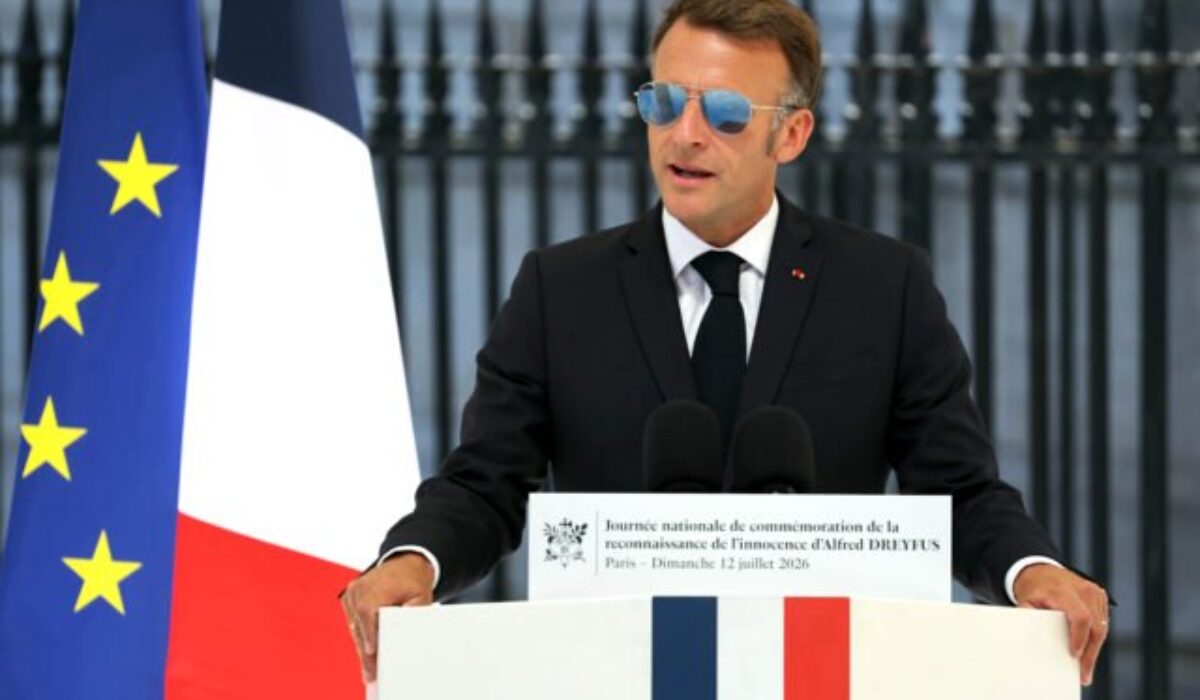 Macron vyhlásil, že Európa je pripravená brániť slobodu aj za cenu krvi