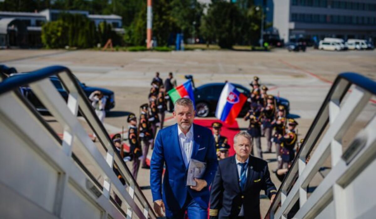 Pellegrini odcestoval na oficiálnu návštevu Azerbajdžanu, čakajú ho viaceré rokovania