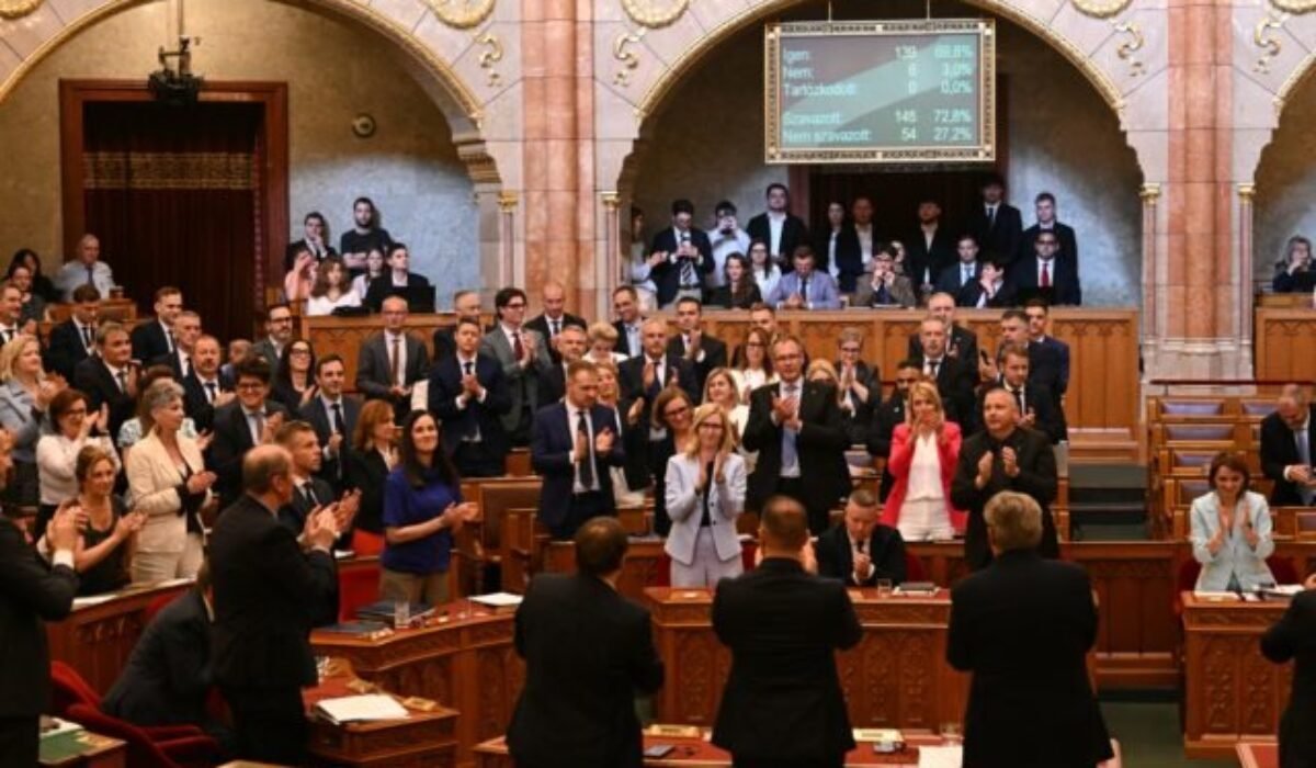 Maďarský parlament otvoril cestu k odvolaniu prezidenta Sulyoka