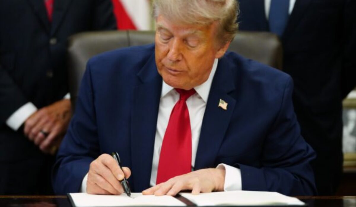 44803_trump_42181-640x420.jpg USA dokončili tretiu noc úderov proti Iránu, Trump hovorí o možnej dohode aj ďalšej eskalácii