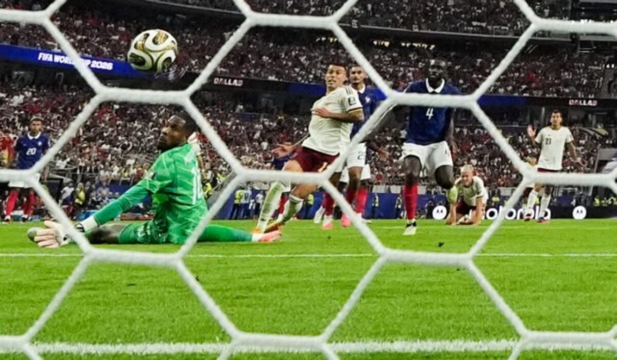 44946_spain_france_wcup_soccer_49417-640x420.jpg Splnený sen. Krajný obranca Pedro Porro gólom prispel k postupu Španielov do finále MS 2026