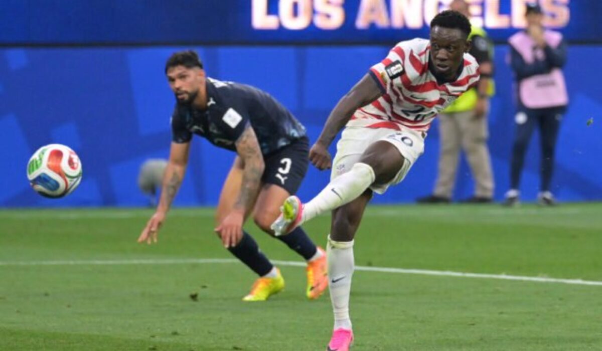 44956_aptopix_paraguay_us_wcup_soccer_86893-640x420.jpg Balogun priznal, že zrušenie jeho červenej karty negatívne ovplyvnilo tím USA