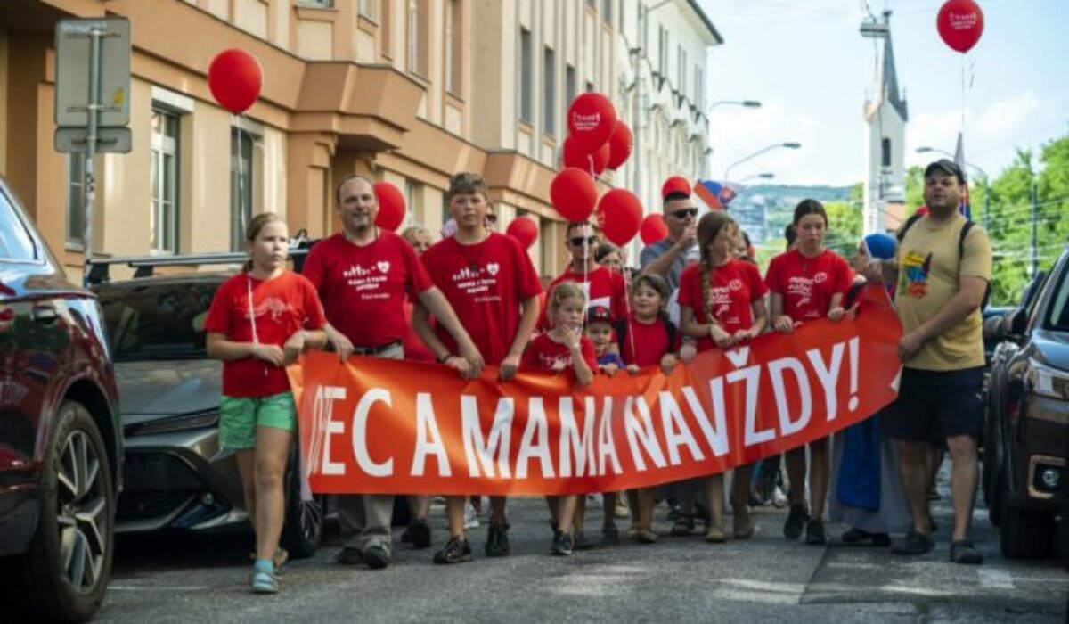 V Bratislave sa uskutoční 14. ročník Národného pochodu „Hrdí na rodinu!“ pod mottom „Manželstvo chráni deti!“
