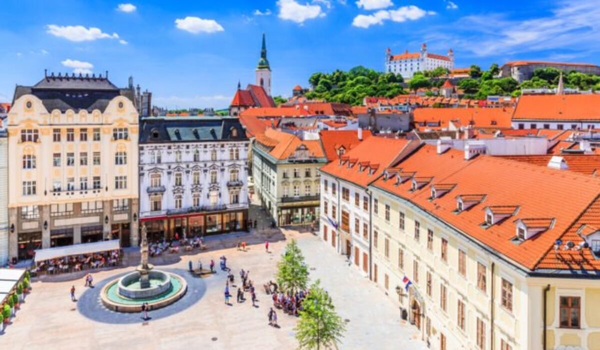 Tipsport vypísal prvé kurzy na voľby na primátora Bratislavy. Kto je v očiach bookmakerov jasným víťazom?