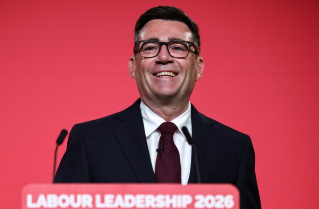 Andy Burnham preberá vedenie britských labouristov a smeruje do kresla premiéra – Veci verejné