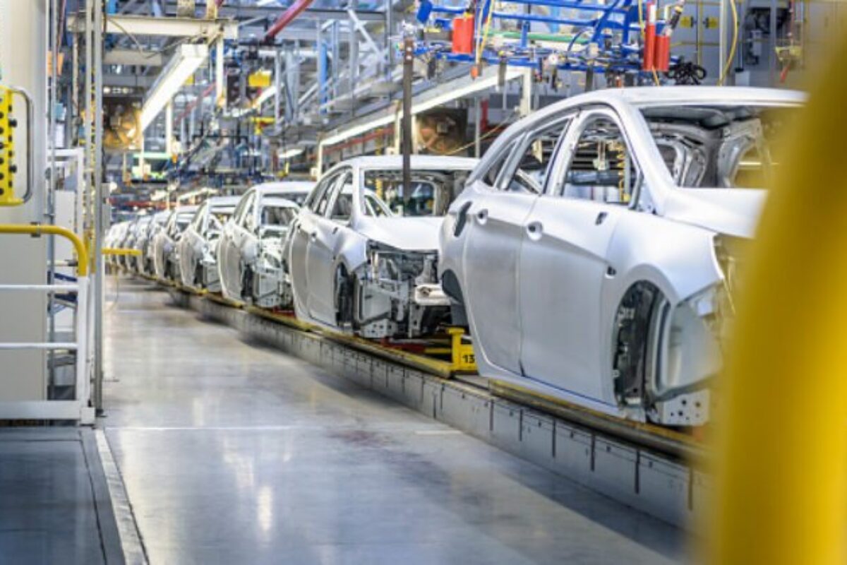 45216_gettyimages-723504579-170667a-640x420.jpg Priemysel brzdí slovenskú ekonomiku, tržby automobiliek klesajú už piaty mesiac za sebou
