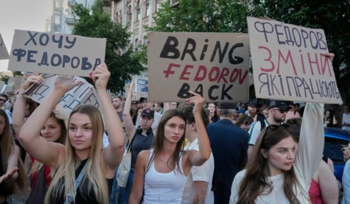 45218_russia_ukraine_war_36122-640x420.jpg Tisíce ľudí v Kyjeve opäť protestovali proti odvolaniu ministra obrany Fedorova
