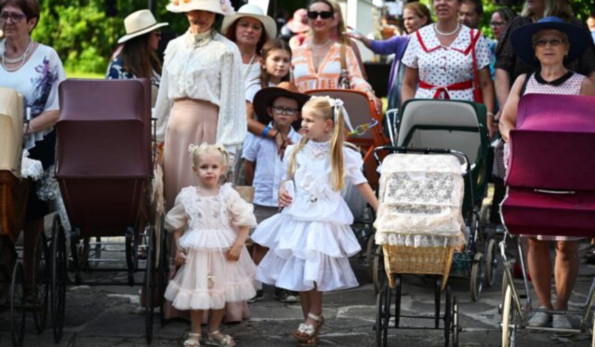 Top foto dňa (18. júl 2026): Retro kočíkovanie, pochod Hrdí na rodinu a Dúhový Pride