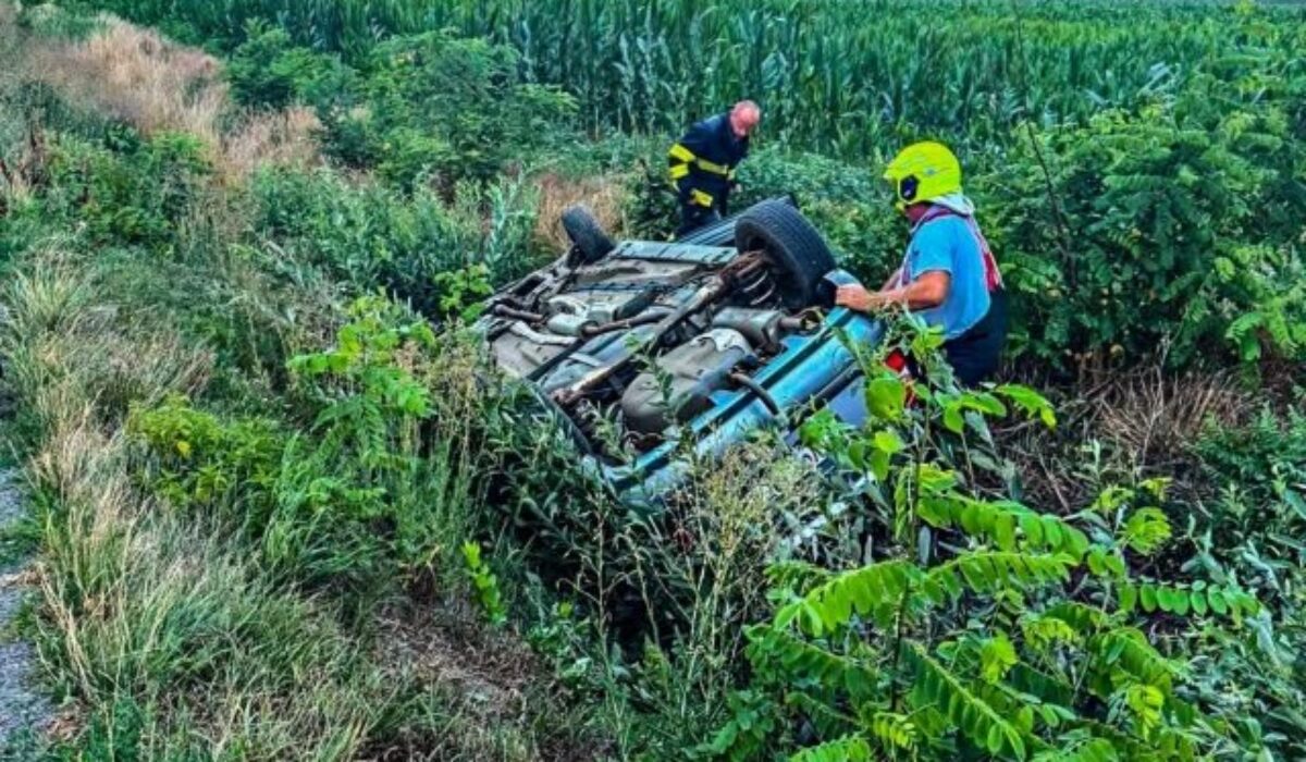 Dopravné nehody v Košickom kraji: Behom pár hodín skončili na streche tri autá – FOTO